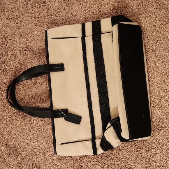 Coach women tote . Wool and leather handles - Picture 3 of 5